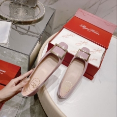 Roger Vivier flat shoes